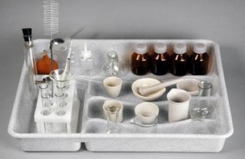Набор посуды и принадлежностей для учебных экспериментов